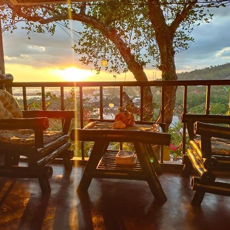 Purple Homestay Hillside Coron Exteriör bild